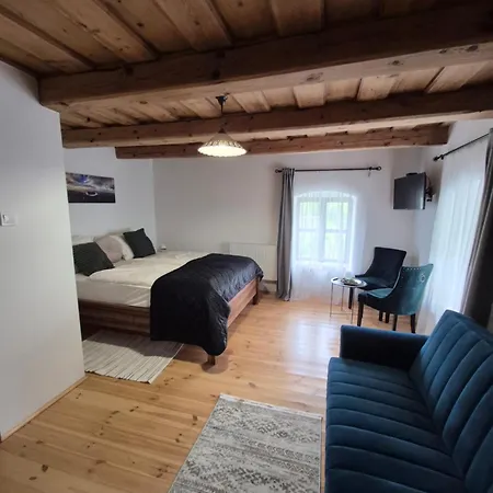 홈스테이 Neuhaus Urkut