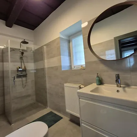 Neuhaus 홈스테이 Urkut